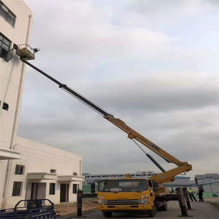 团风吊车可以用吊笼吊人作业吗