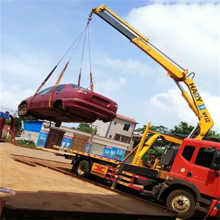 团风吊车吊汽车的正确方法